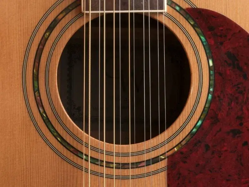 Artykulacja na gitarze: Od legato po bending – opanuj techniki mistrzów