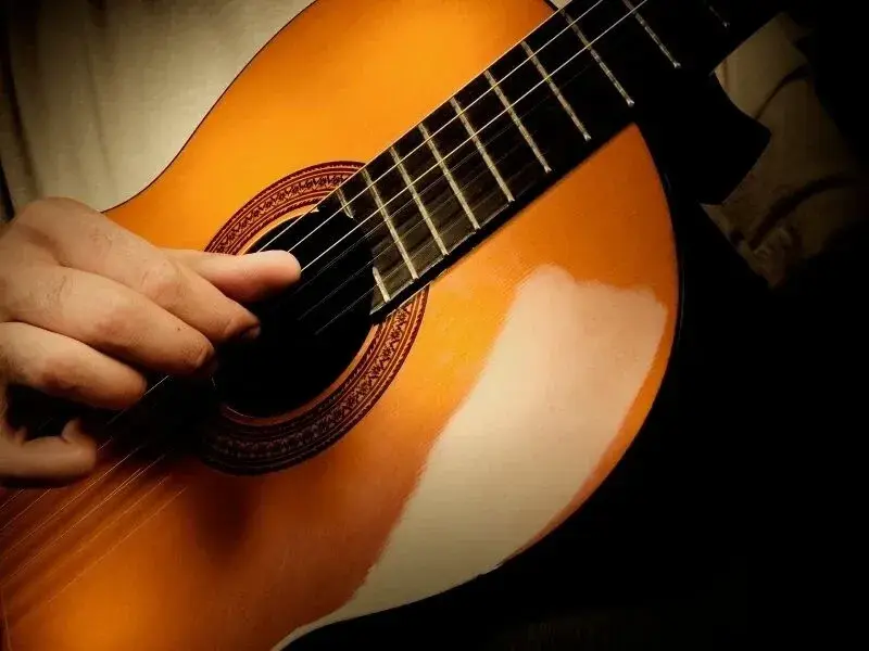 Skale gitarowe od A do Z: Kompletny przewodnik dla gitarzystów