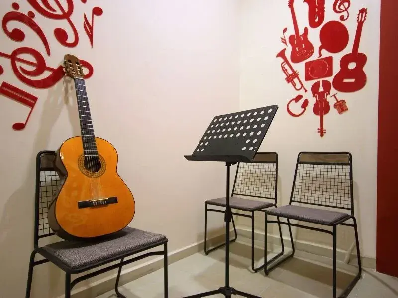 Jak skutecznie promować lekcje gry na gitarze online? Kompletny poradnik dla nauczycieli