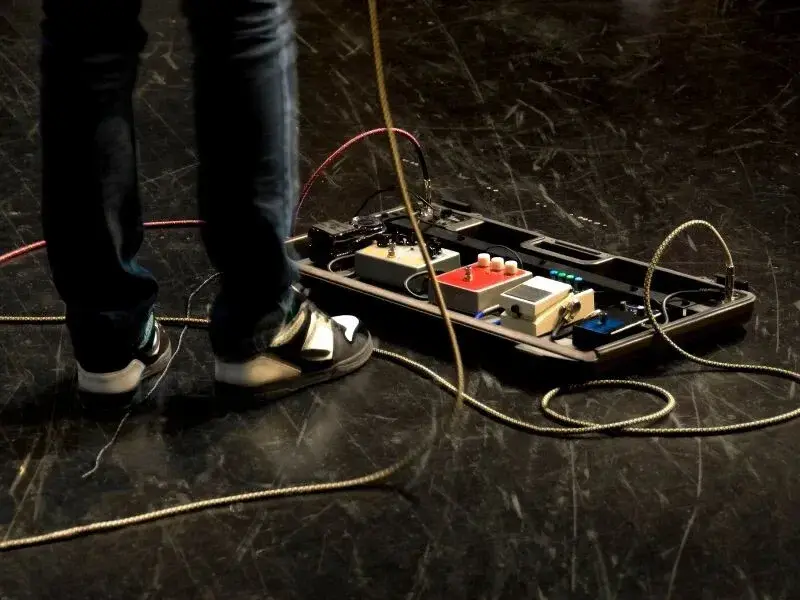 Efekt Reverb na Gitarze: Wszystko, Co Musisz Wiedzieć, by Brzmieć Profesjonalnie