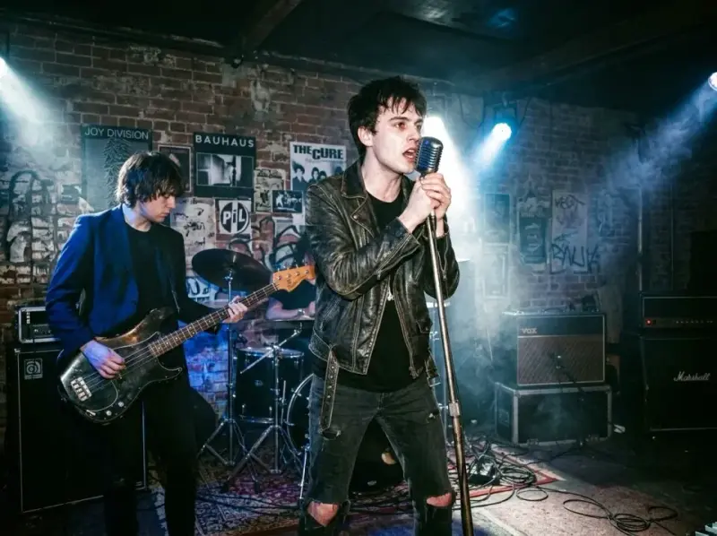 Post-punk: mroczna ewolucja i dziedzictwo brzmienia